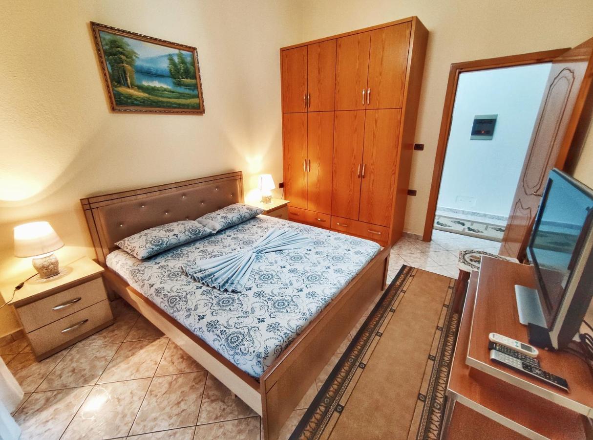 Gjirokastër Artur'S Apartment מראה חיצוני תמונה