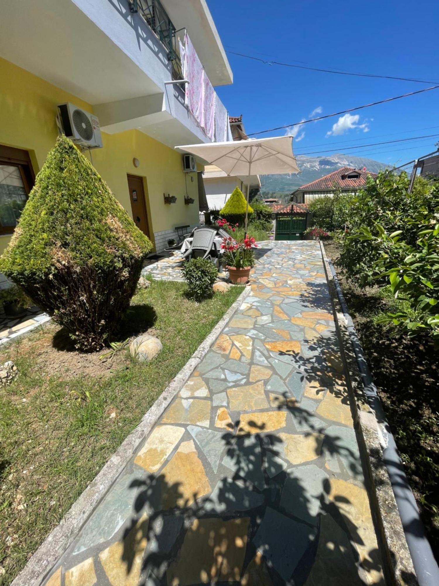 Gjirokastër Artur'S Apartment מראה חיצוני תמונה