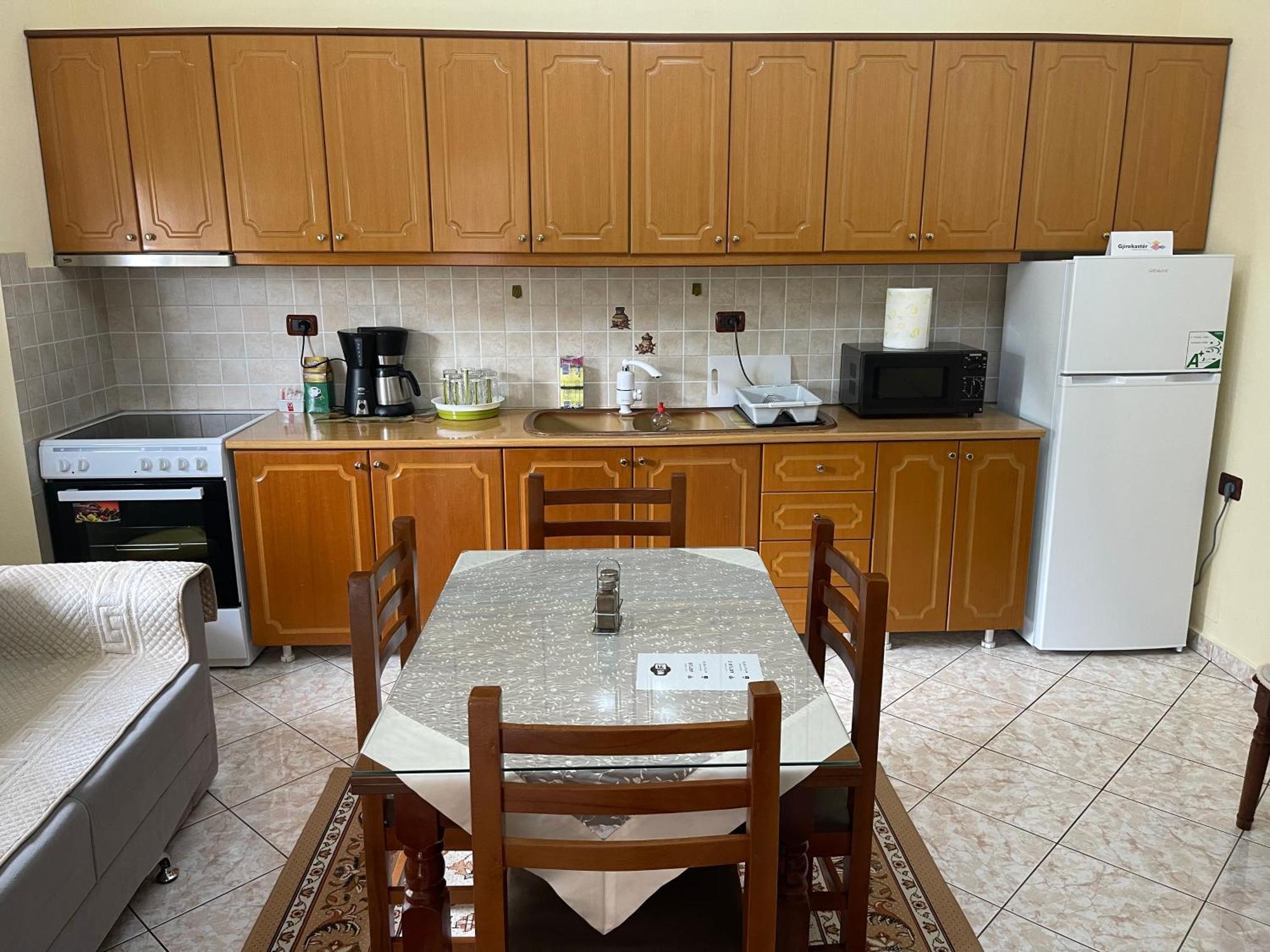 Gjirokastër Artur'S Apartment מראה חיצוני תמונה